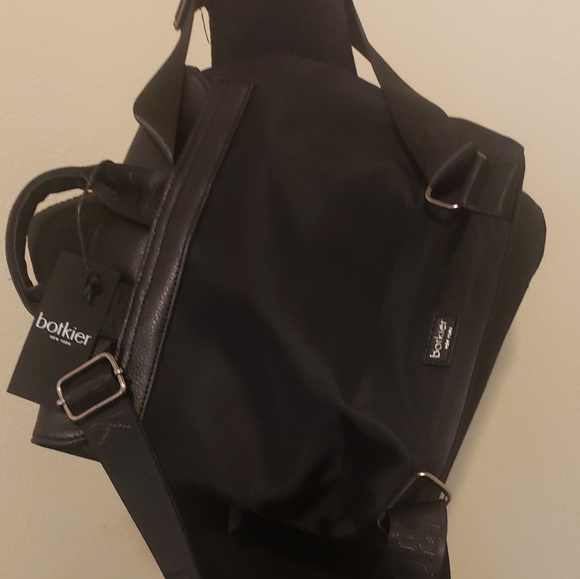 Backpack - Picture 2 of 4